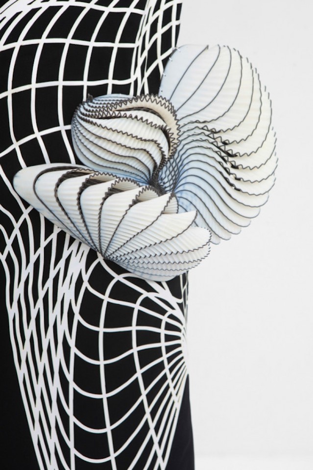 3D Printed Defect Clothes – Fubiz Media