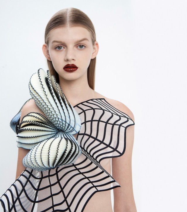 3D Printed Defect Clothes – Fubiz Media