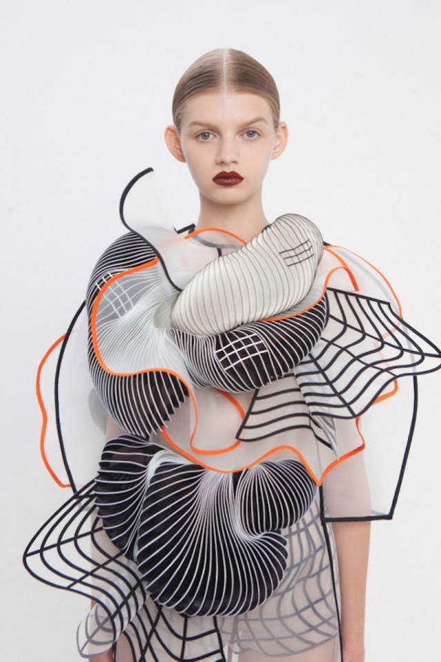 3D Printed Defect Clothes – Fubiz Media