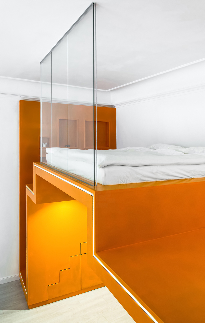Bedroom Loft with Zigzagging light_6