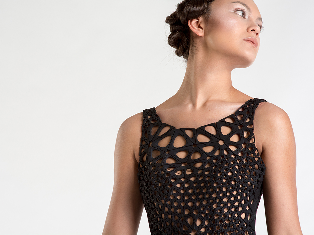 Flowing 3D Printed Plastic Dress_2