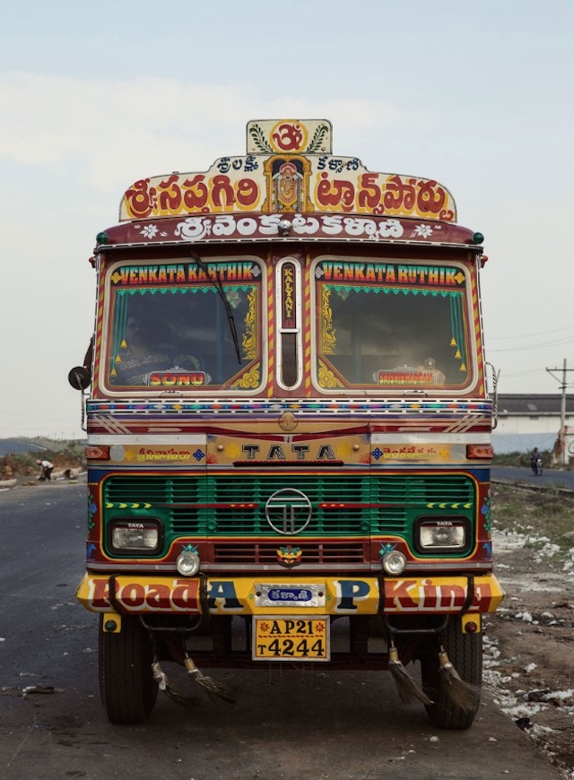 Indian Technicolor Trucks Photography-14