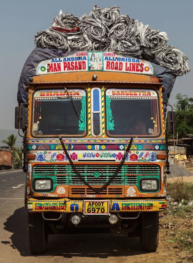 Indian Technicolor Trucks Photography-18