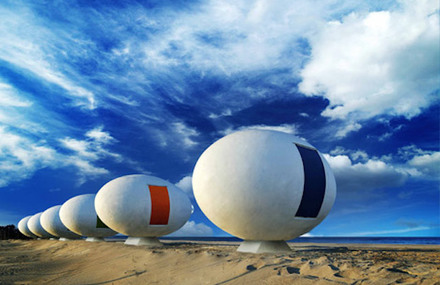 Mobile Egg-Shaped Cabins
