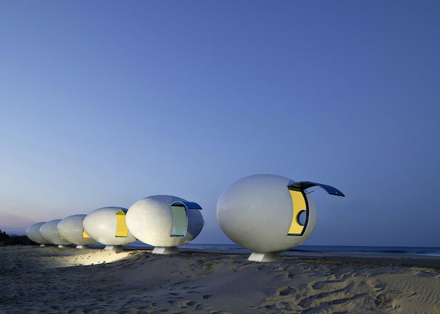 Mobile Egg-Shaped Cabins-10