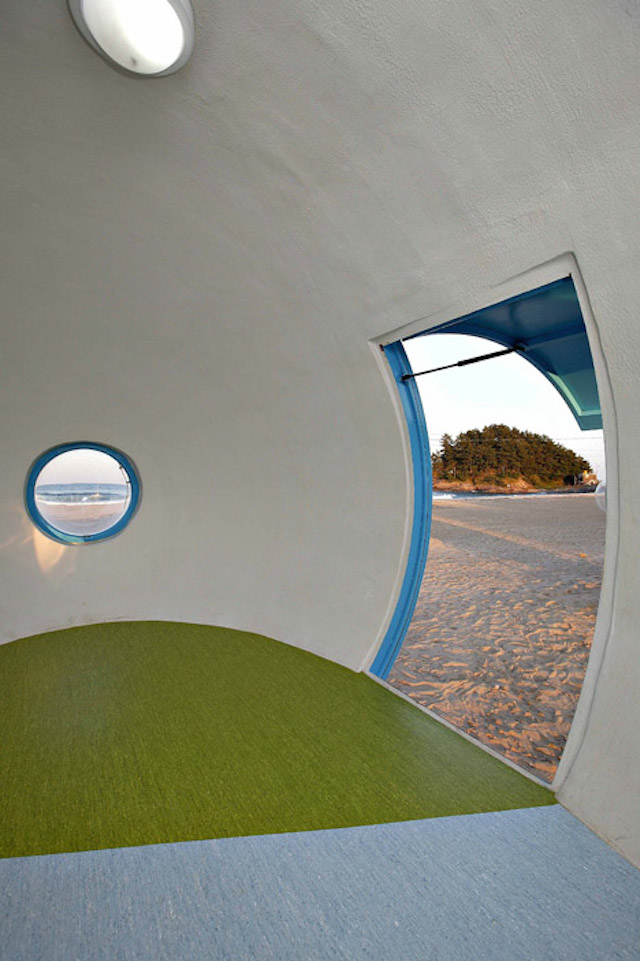 Mobile Egg-Shaped Cabins-14
