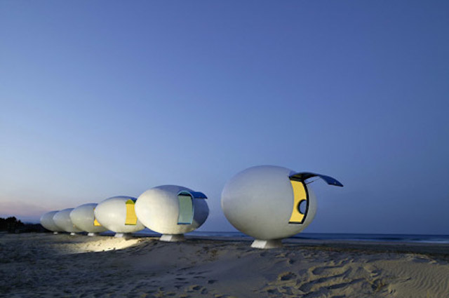 Mobile Egg-Shaped Cabins-2