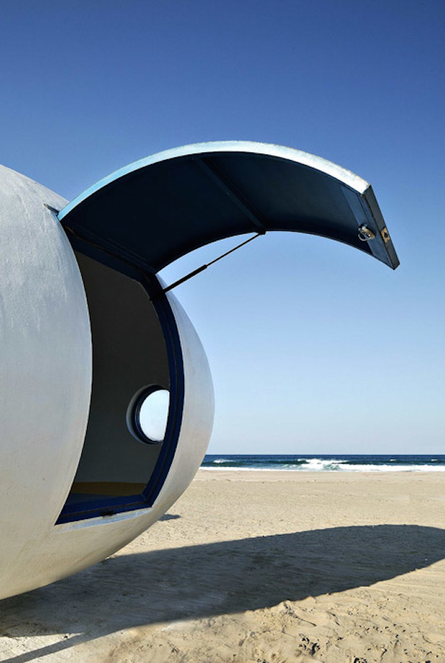 Mobile Egg-Shaped Cabins-4