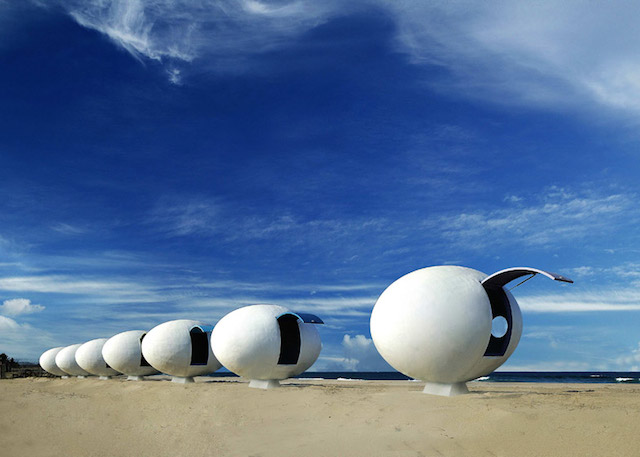 Mobile Egg-Shaped Cabins-5