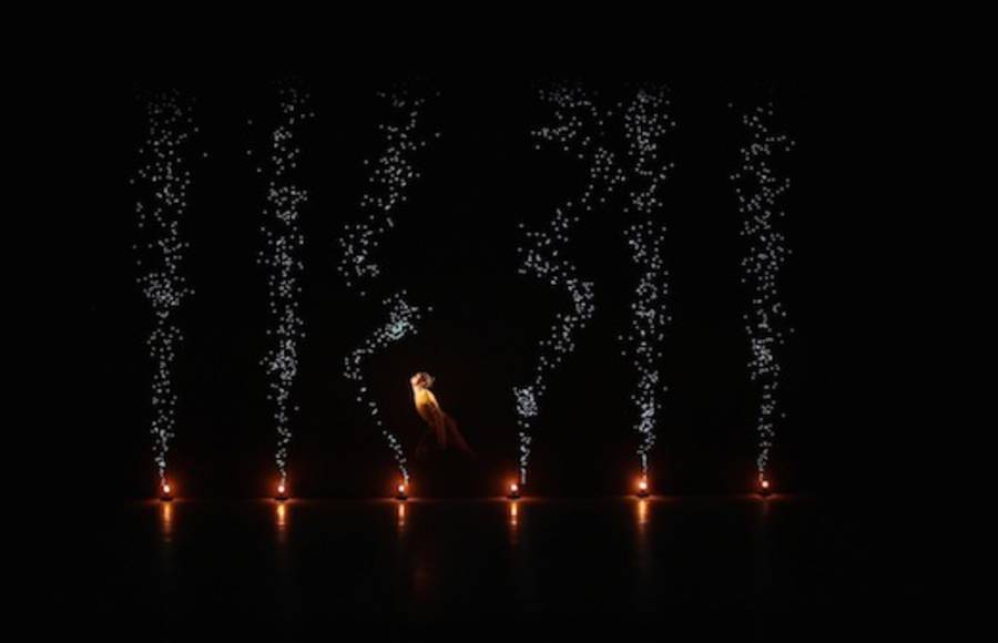 Poetic Dancing Show with Light Mapping