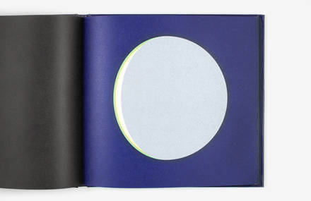 Dans la lune Moon Book