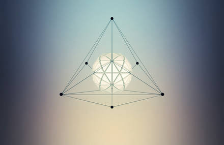 Independence of triangles