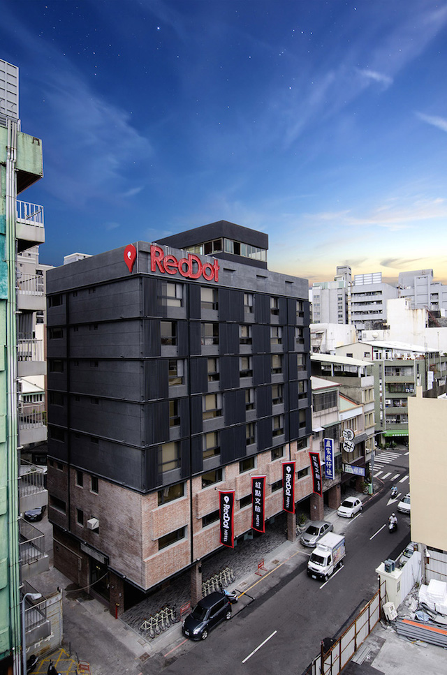 7-reddot-hotel-in-taichung-city-taiwan