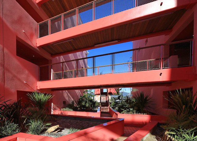 Red Housing by Pietri Architectes-1