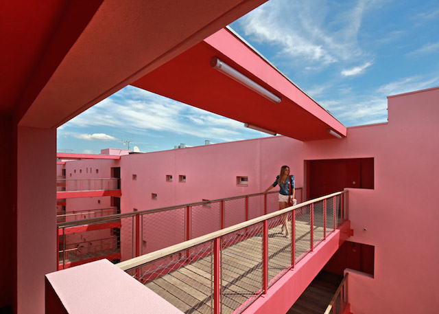 Red Housing by Pietri Architectes-3