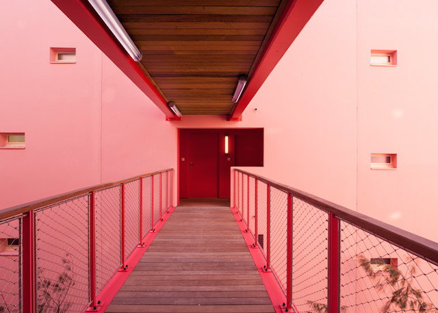 Red Housing by Pietri Architectes-4b