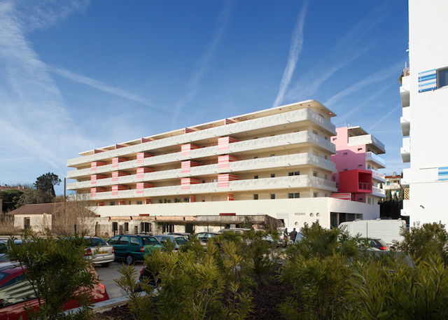 Red Housing by Pietri Architectes-8