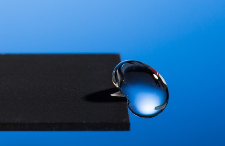 Water Bounce on Hydrophobic Metal