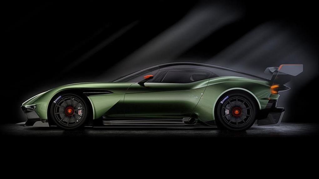 Aston Martin V12 Vulcan 5