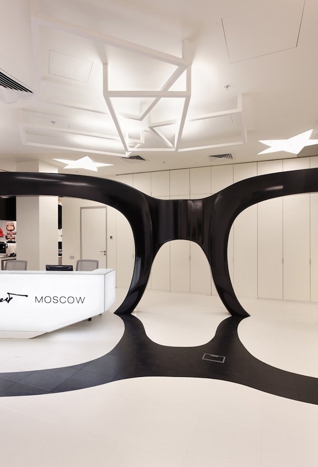 Giant Pair Of Glasses in Leo Burnett Office-5