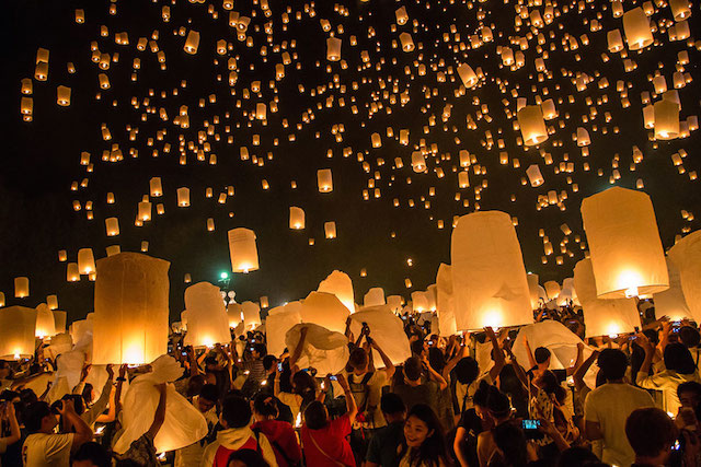 Loi Krathong Festival in Thailand-6