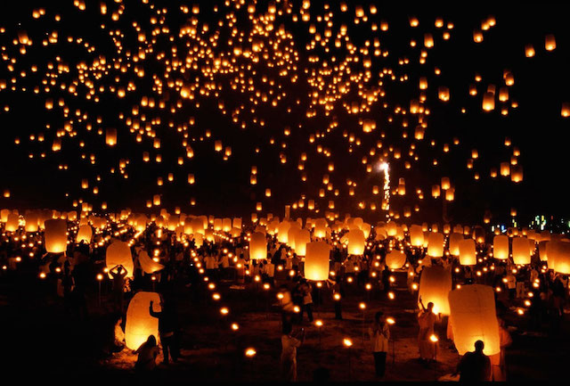 Loi Krathong Festival in Thailand-7