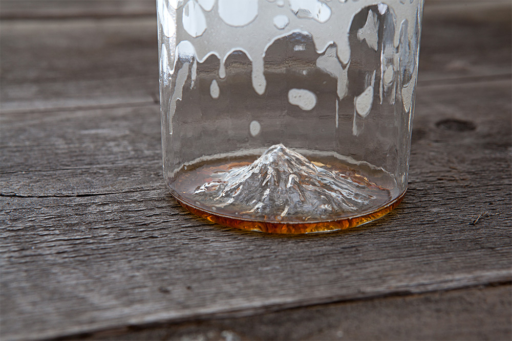 Pint Glass with a 3D Oregon Tallest Peak_1