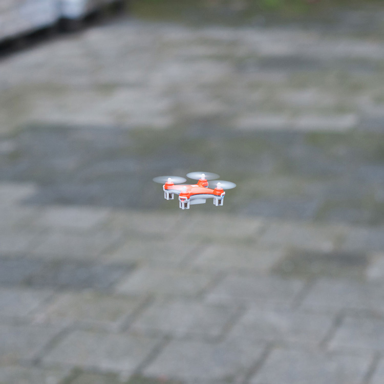 World Smallest Quadricopter Drone_2