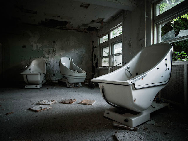 abandonedhospital-9