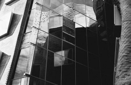 A 3 year photo study of Frank Gehry’s UTS Building in Sydney