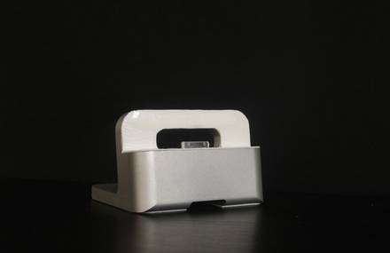 KyooDock : The Versatile Minimalist Dock for All Smartphones and Tablets