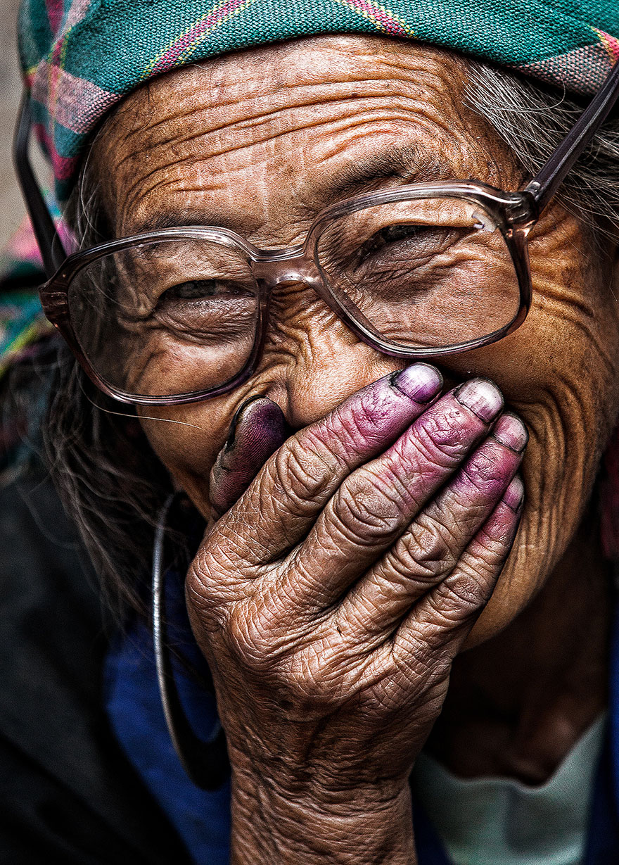 Hidden Smiles Portraits of Vietnamese_2