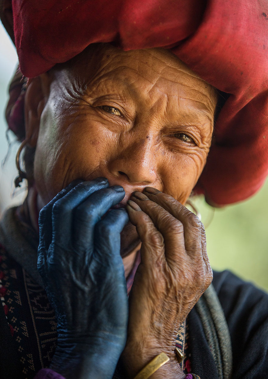 Hidden Smiles Portraits of Vietnamese_5