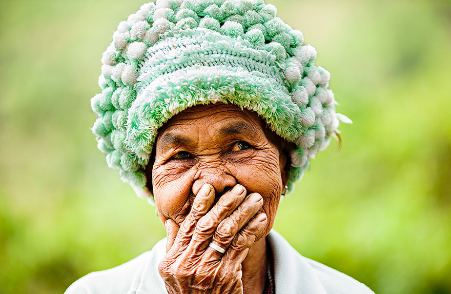 Hidden Smiles Portraits of Vietnamese_8