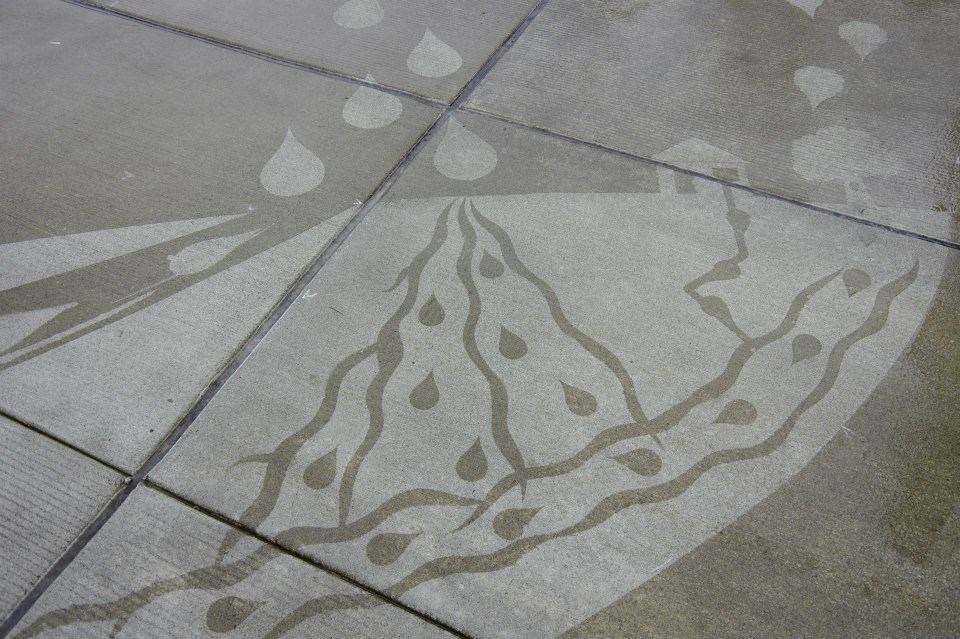 Illustrations on Sidewalks Appear When Raining_4