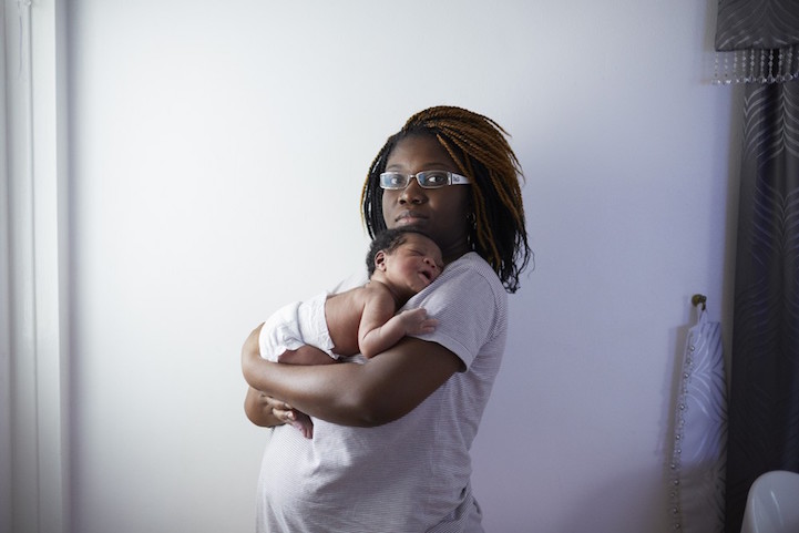 Portraits of Mothers with Their One Day Old Babies_3