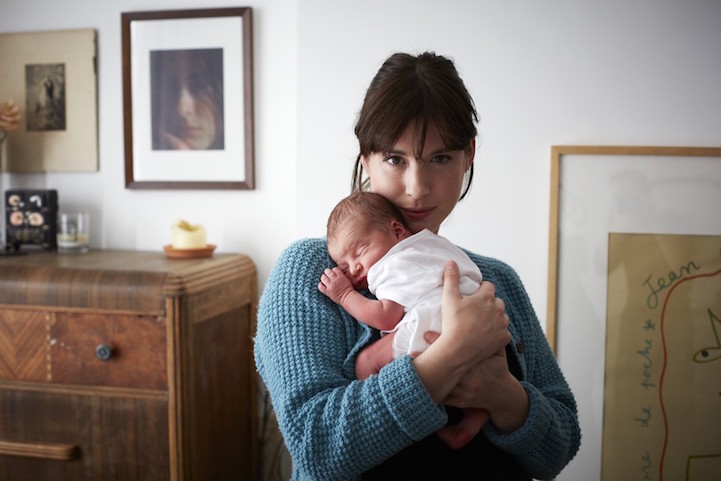 Portraits of Mothers with Their One Day Old Babies_9