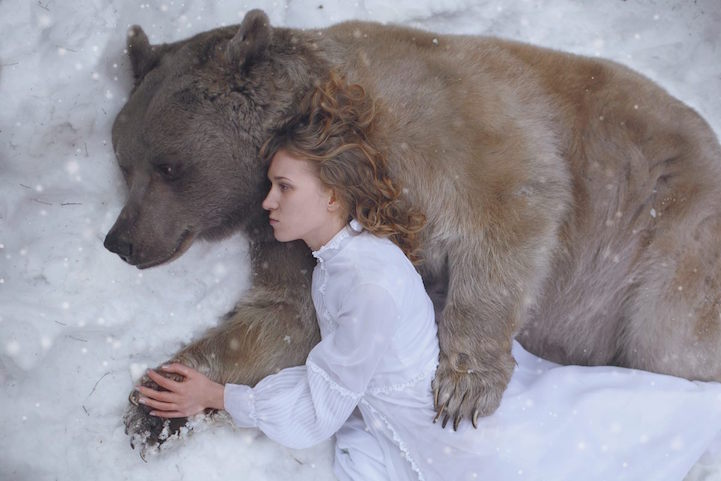 Portraits of Women with Wild Animals_0