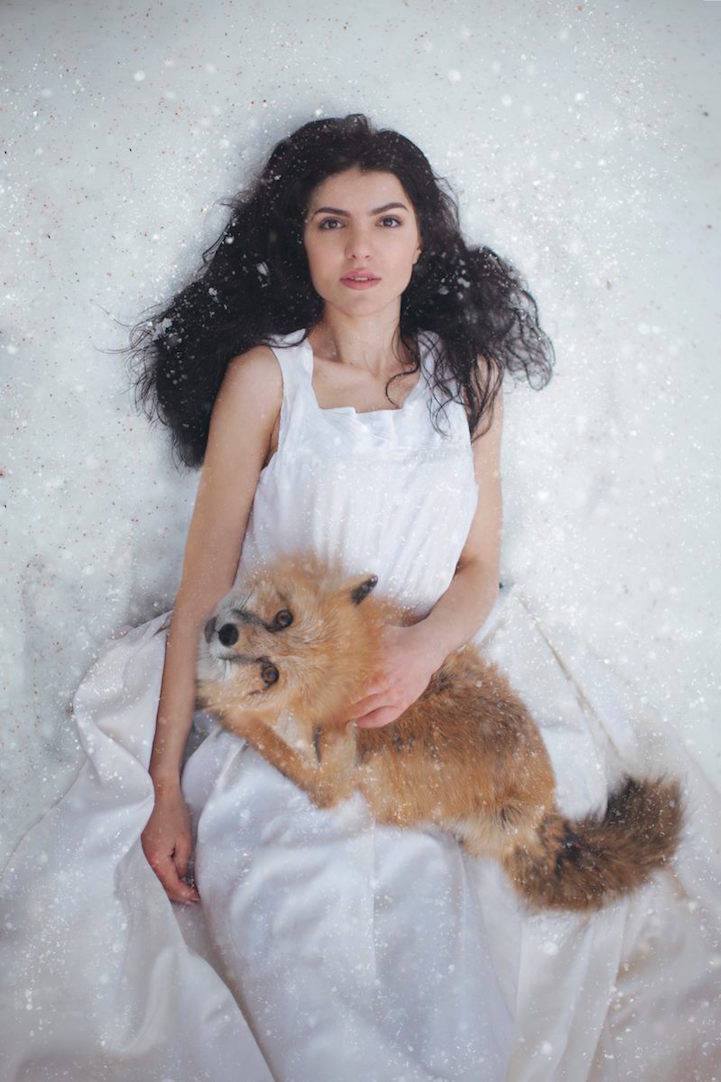 Portraits of Women with Wild Animals_4