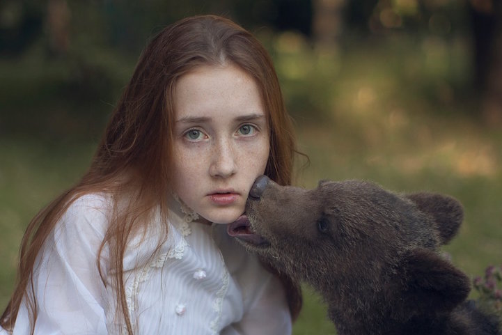 Portraits of Women with Wild Animals_7