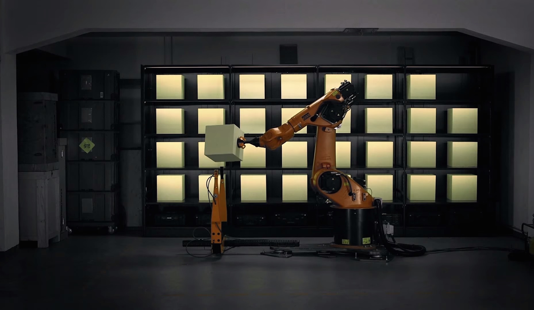 Robotic Arms Create Custom Furniture_0