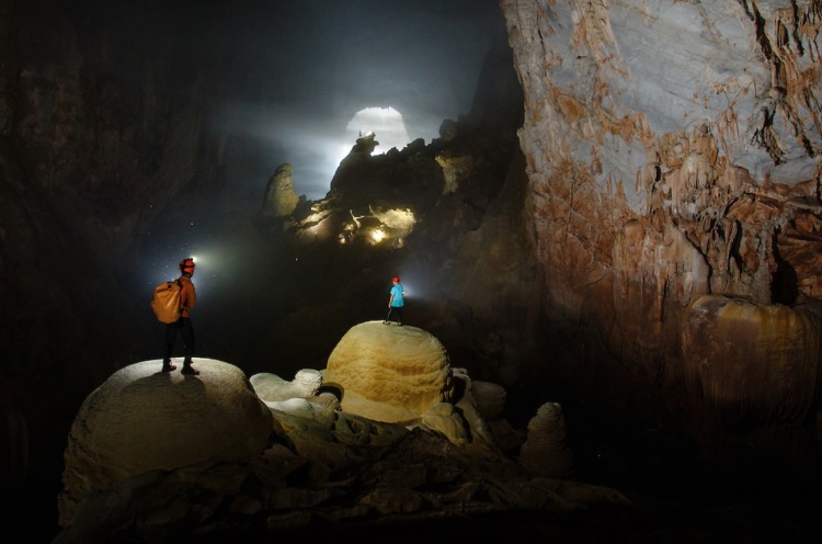 The Largest Cave in the World_1