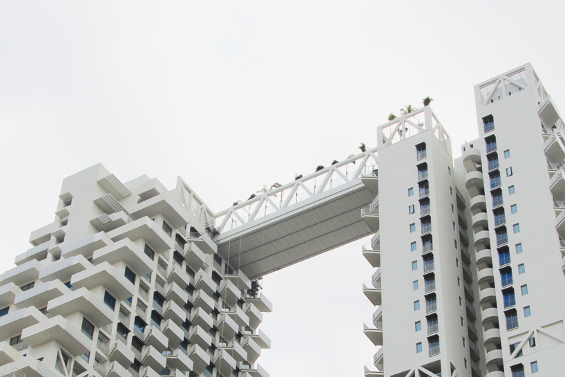 The Two Connected Tower Blocks in Singapore_4