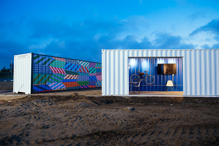 Warehouse Turned Into A Colorful Workspace_0