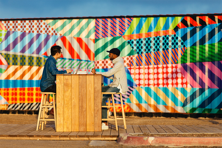 Warehouse Turned Into A Colorful Workspace_2