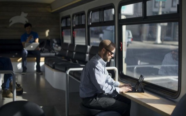 A Bus With Wifi in San Francisco_2