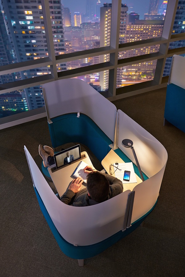 Cocoon-Like Desk1