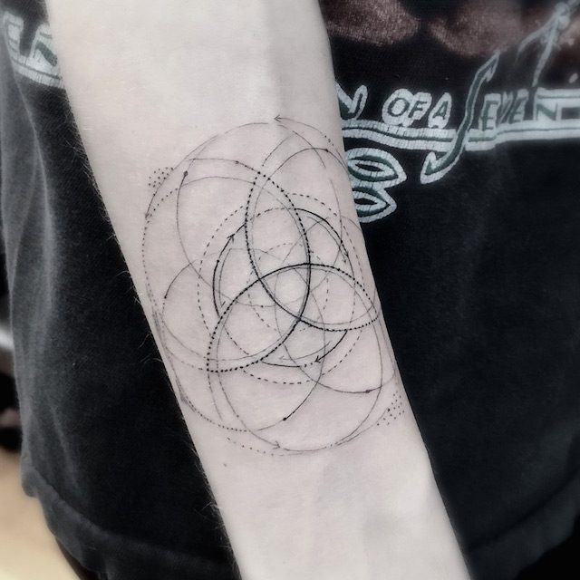 Elegant Geometric Tattoos -5