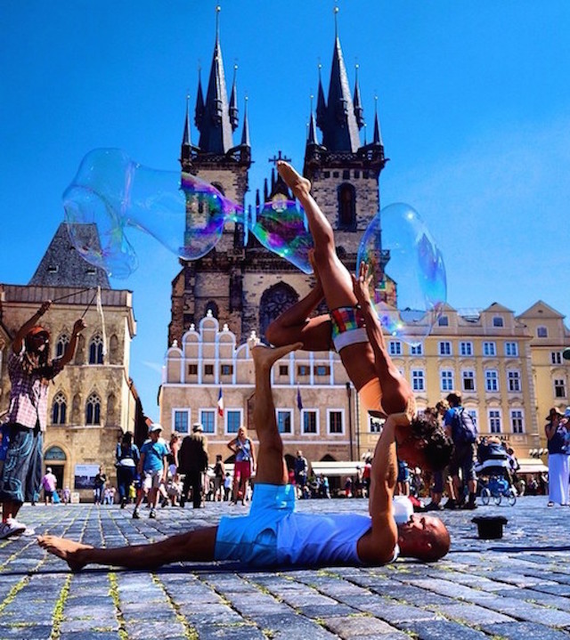 Gravity Defying Yoga Poses In Photos_15 – Fubiz Media