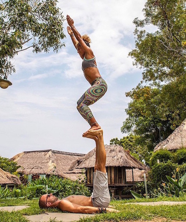 Gravity Defying Yoga Poses In Photos_15 – Fubiz Media